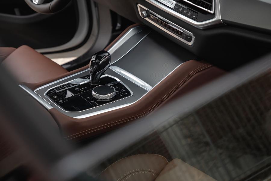 Детали интерьера BMW X6 xDrive40i (G06) 2019 года  (NA) (фото 24 из 33)